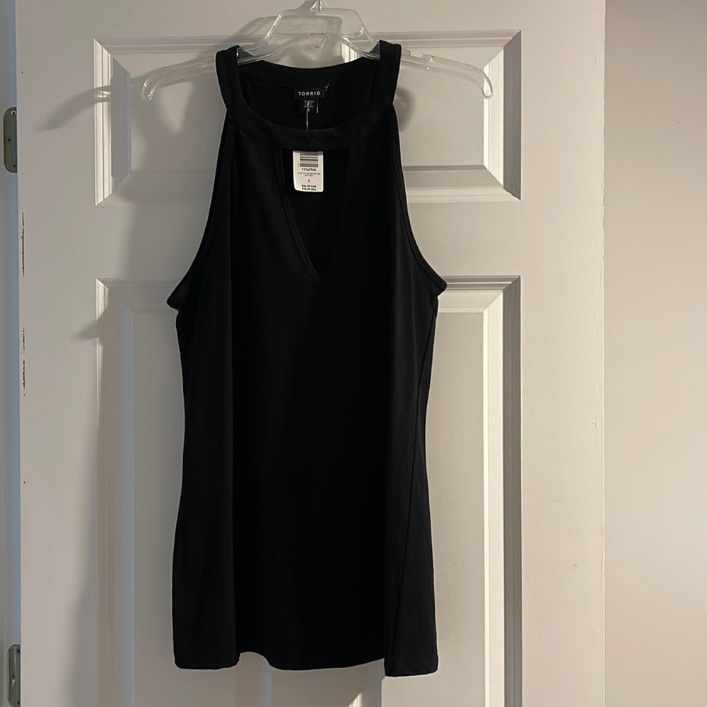 Torrid black, keyhole Tank